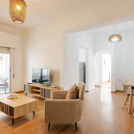 Cosy 2-bedroom Apartment, 10 Minutes From The شقة لارنكا