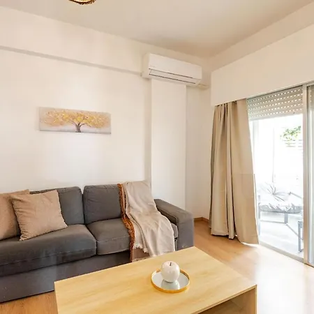 Διαμέρισμα Cosy 2-bedroom Apartment, 10 Minutes From The