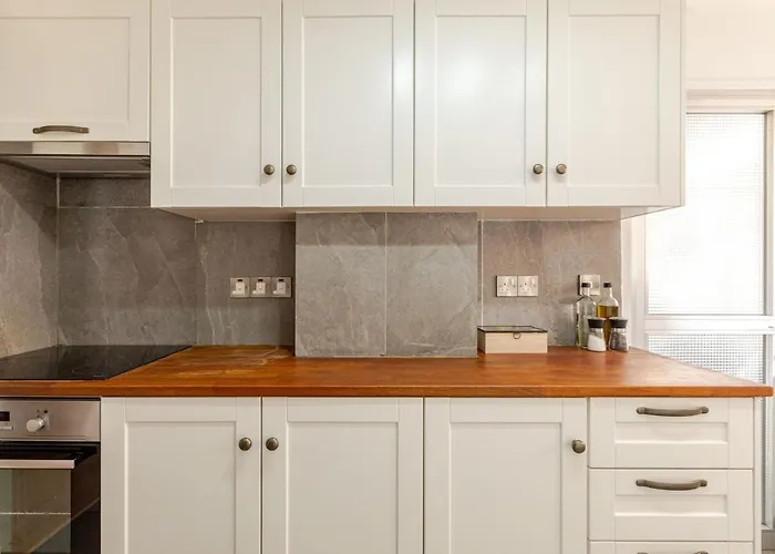 Cosy 2-bedroom Apartment, 10 Minutes From The * Λάρνακα