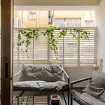 Cosy 2-bedroom Apartment, 10 Minutes From The *