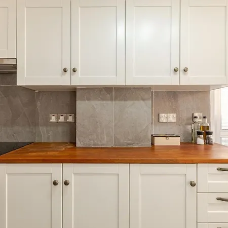 Cosy 2-bedroom Apartment, 10 Minutes From The * Lárnaka