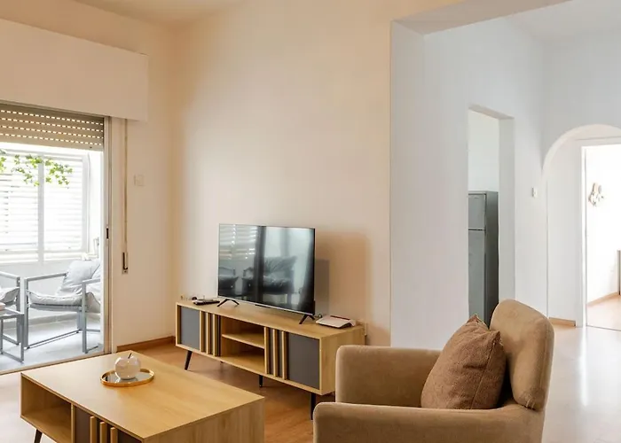 Cosy 2-bedroom Apartment, 10 Minutes From The アパート