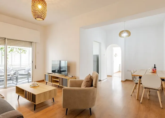 Cosy 2-bedroom Apartment, 10 Minutes From The Apartament Larnaca