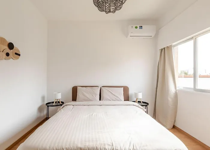 Cosy 2-bedroom Apartment, 10 Minutes From The *